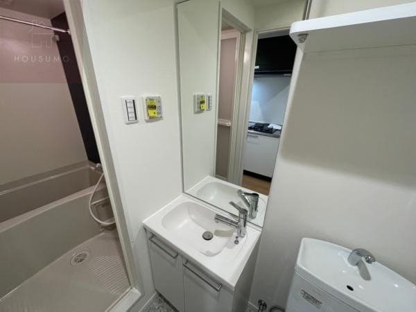独立洗面台(独立洗面台あり、毎朝おしゃれに忙しい女性の方におすすめです)