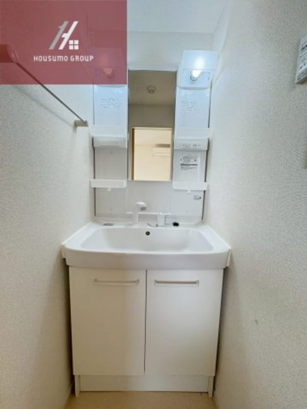 独立洗面台(独立洗面台で身支度をすべて済ませてしまいましょう)