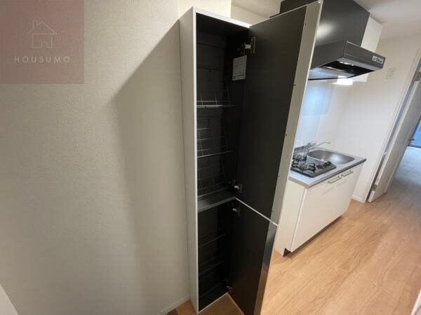 収納(小物を収納するのに便利です)