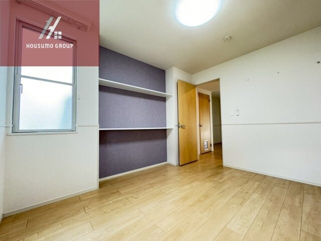 物件内観写真7　(広々とした洋室です)