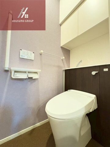 物件内観写真10　(落ち着いた色調のトイレです)