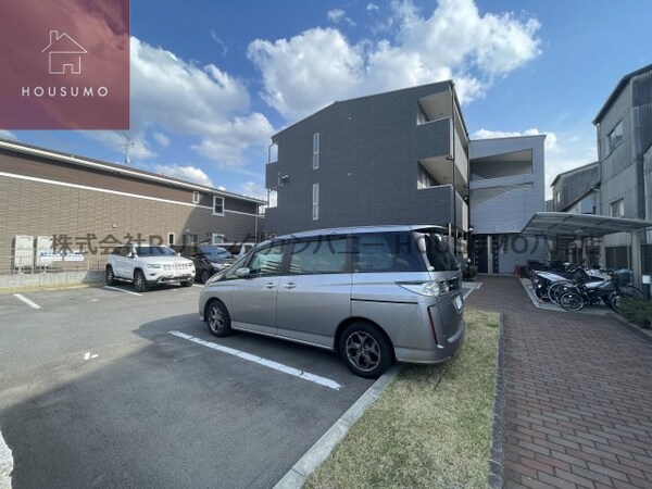 駐車場(駐車場です)