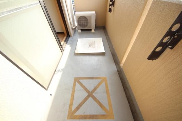 物件内観写真13　(バルコニーがあります)