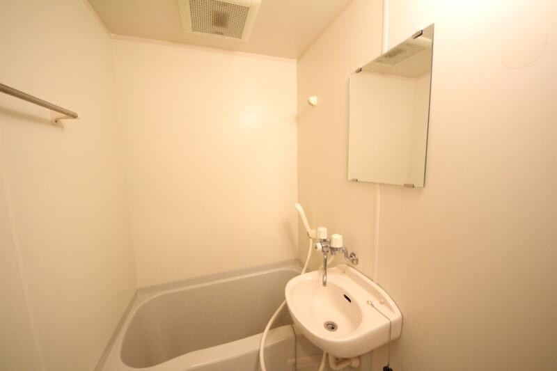 物件内観写真19　(きれいなお風呂です)