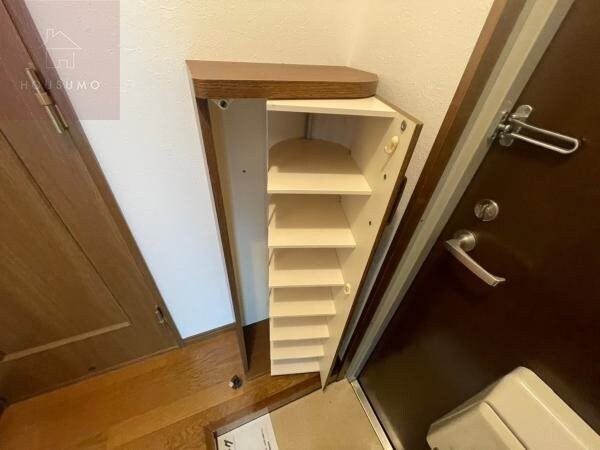 収納(小物を収納するのに便利です)