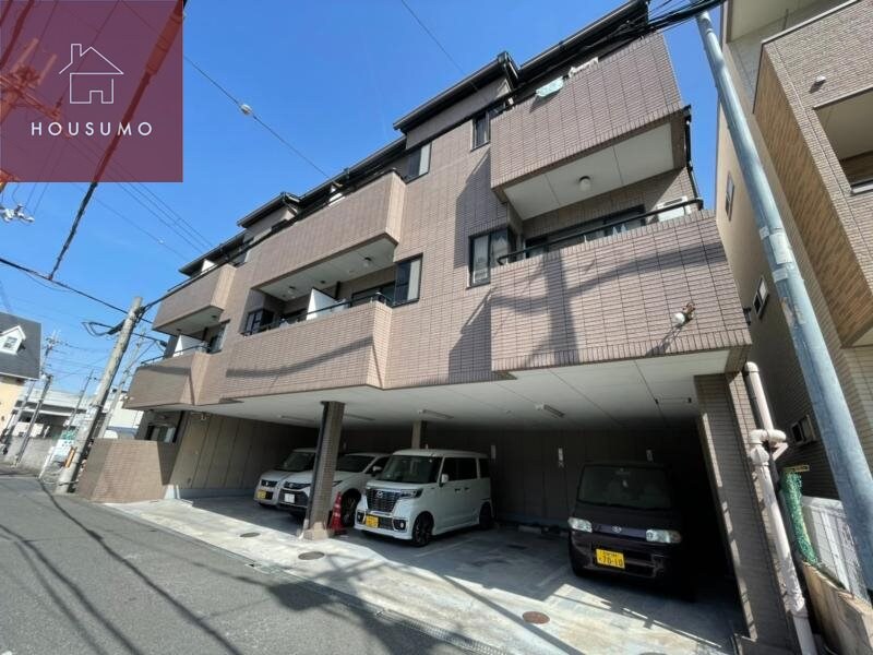 物件外観写真1　(外観もきれいです)