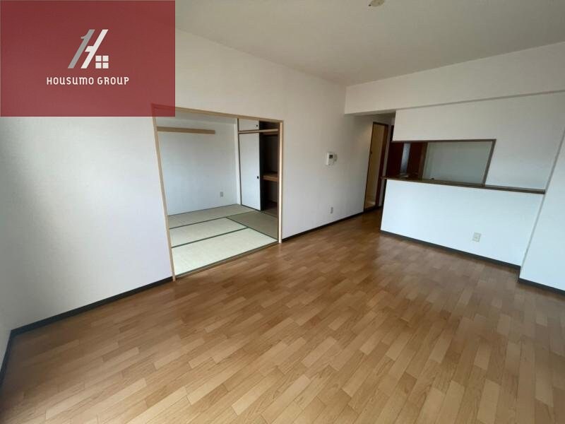 物件内観写真5　(リビングです)