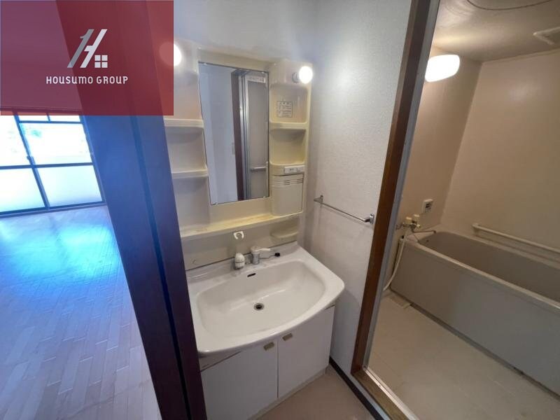 物件内観写真9　(使いやすい洗面所です)