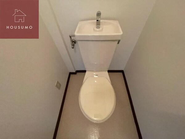 トイレ(コンパクトで使いやすいトイレです)