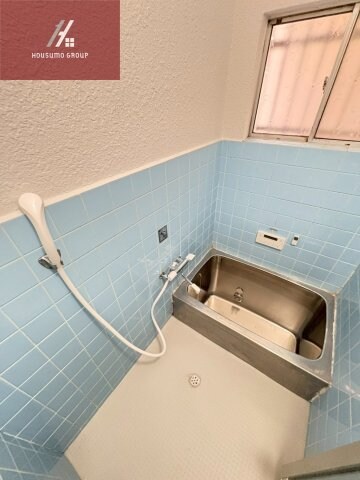 物件内観写真9　(日々の疲れを癒すお風呂付です)