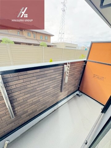 物件内観写真14　(お洗濯にも便利なバルコニー付き)