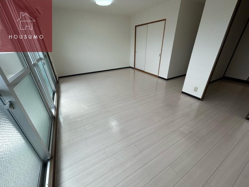 物件内観写真16　(使いやすい居間です)