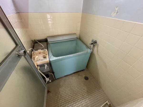 物件内観写真5　(日々の疲れを癒すお風呂付です)