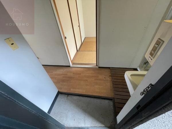 物件内観写真8　(きれいな玄関です)