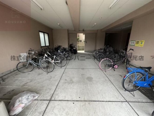物件内観写真15　(駐輪場です)
