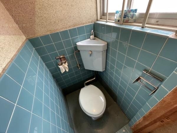 トイレ(落ち着いた色調のトイレです)