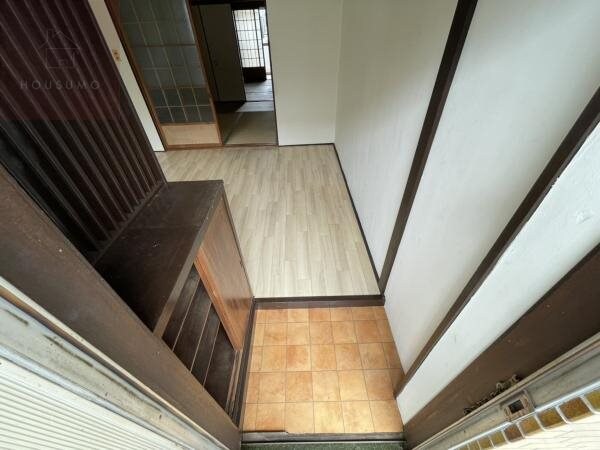 物件内観写真8　(シンプルで使いやすい玄関です)