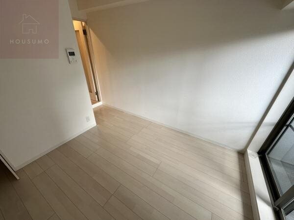 物件内観写真21　(落ち着いた色調の洋室です)