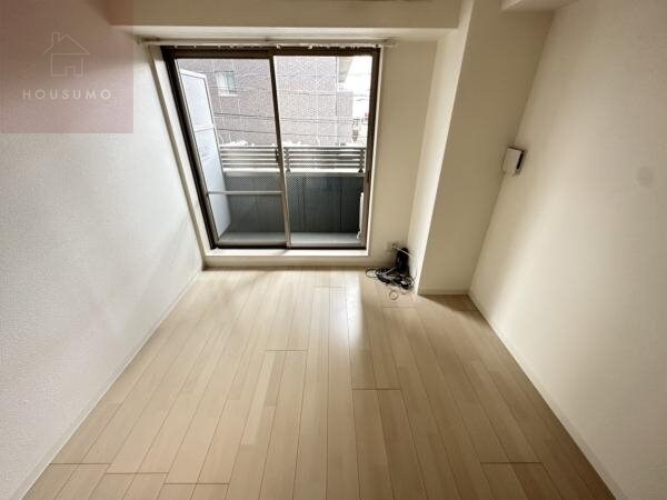 物件内観写真25　(落ち着いた色調の洋室です)