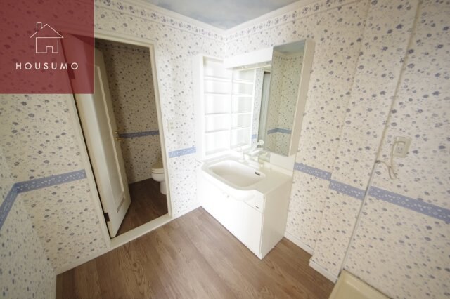 物件内観写真19　(独立洗面化粧台が付いています)