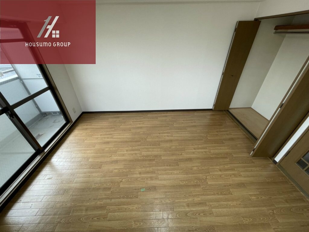 物件内観写真5　(使い勝手のいい洋室です)