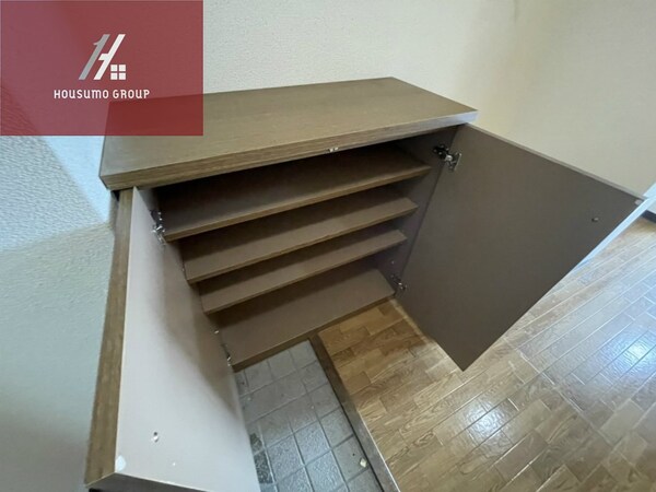 収納(小物を収納するのに便利です)