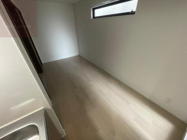 物件内観写真23　(おしゃれな居間です)