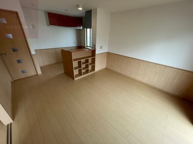 物件内観写真3　(ゆったり過ごせる居間です)