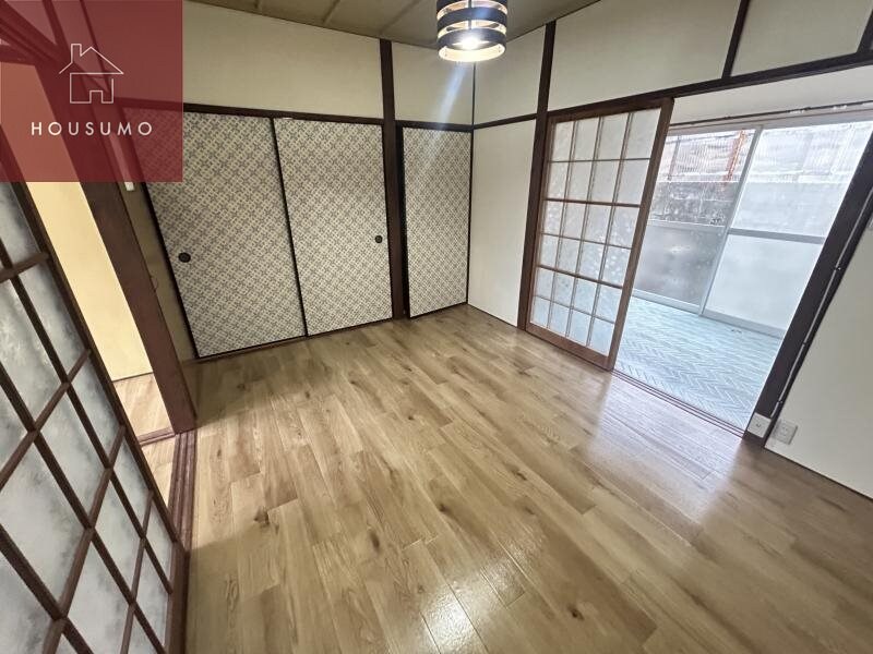 物件内観写真24　(落ち着いた色調の洋室です)