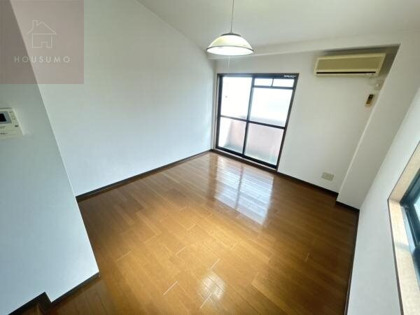 物件内観写真4　(使いやすいリビングです)