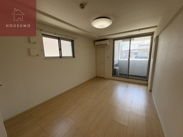 物件内観写真4　(ゆったり過ごせる居間です)