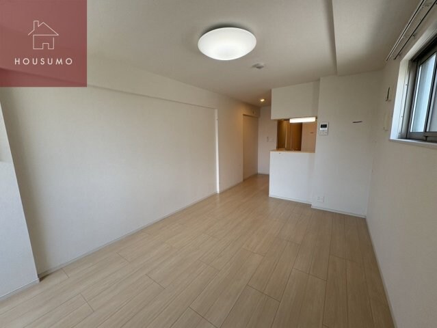 物件内観写真13　(ゆったり過ごせる居間です)