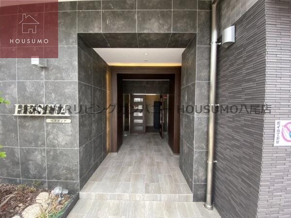 物件外観写真2　(清潔なロビーです)