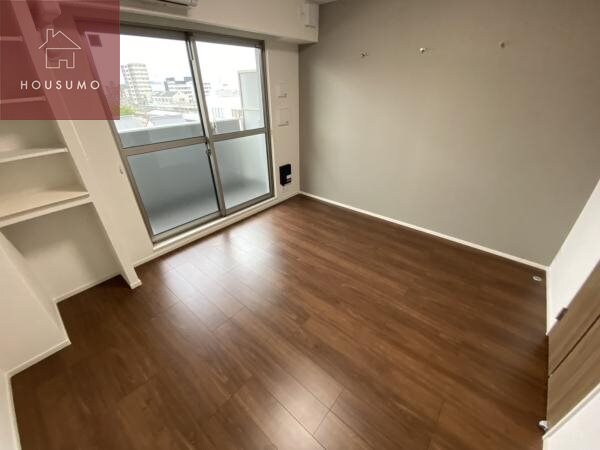 物件内観写真4　(おしゃれな居間です)