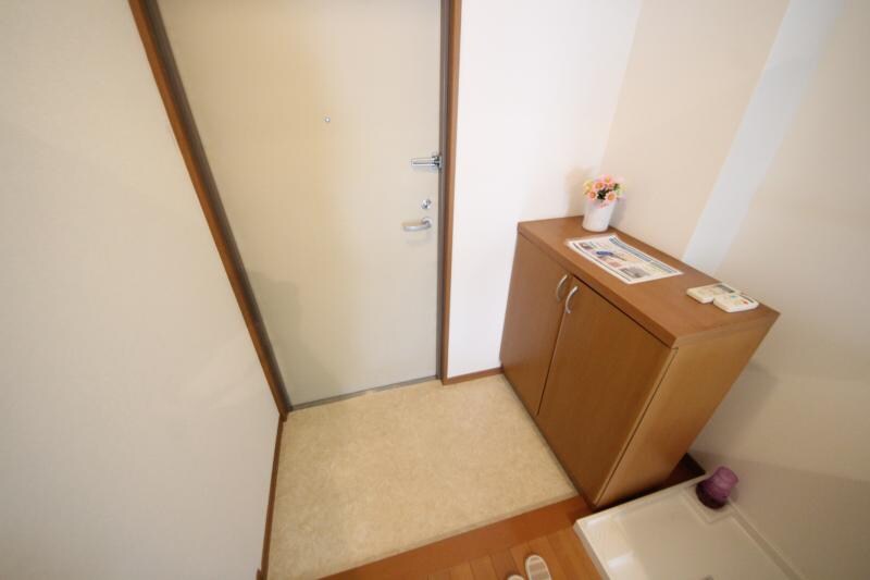 物件内観写真16　(広々とした洋室です)