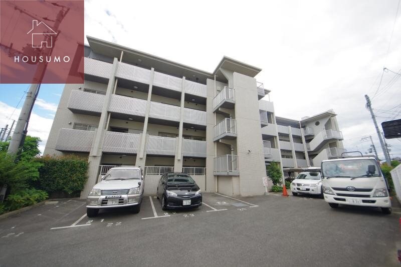 物件外観写真1　(外観もきれいです)