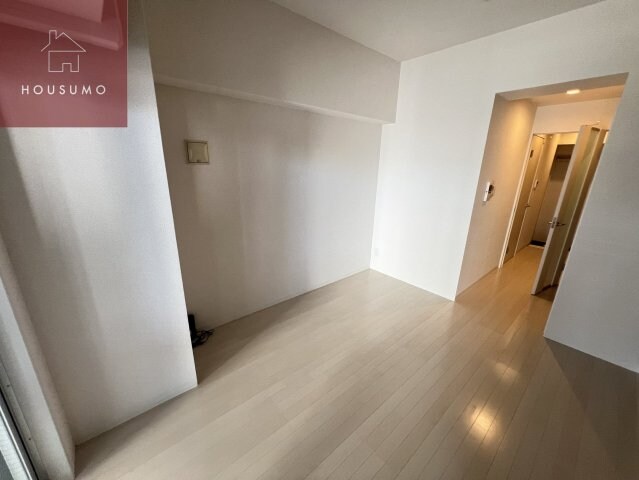 物件内観写真7　(個人の部屋や寝室として使える洋室です)