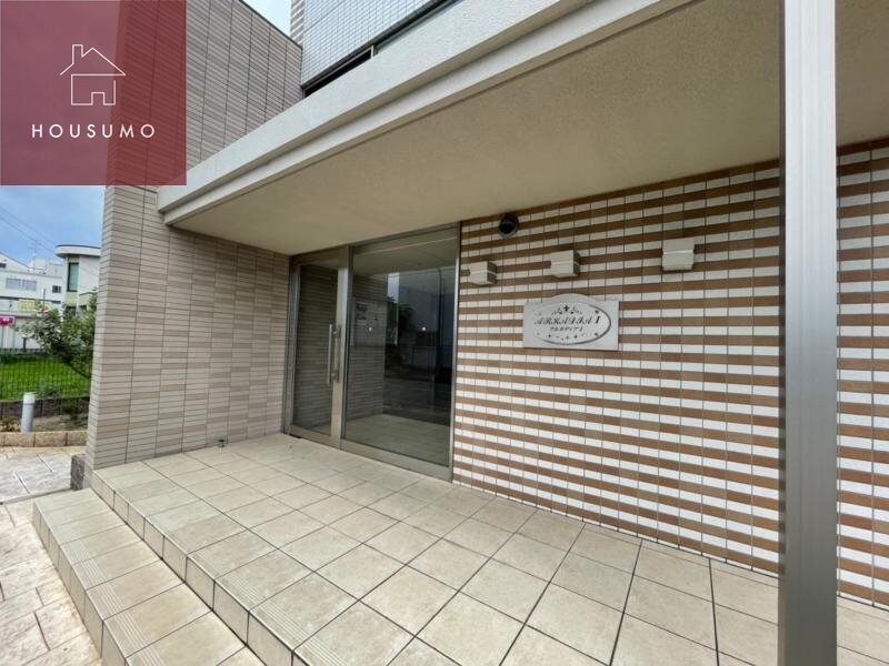 物件外観写真3　(ゆとりのあるロビーです)