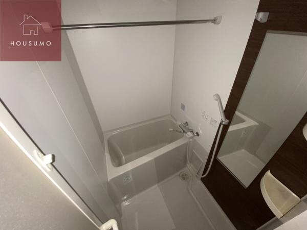 物件内観写真5　(日々の疲れを癒すお風呂付です)