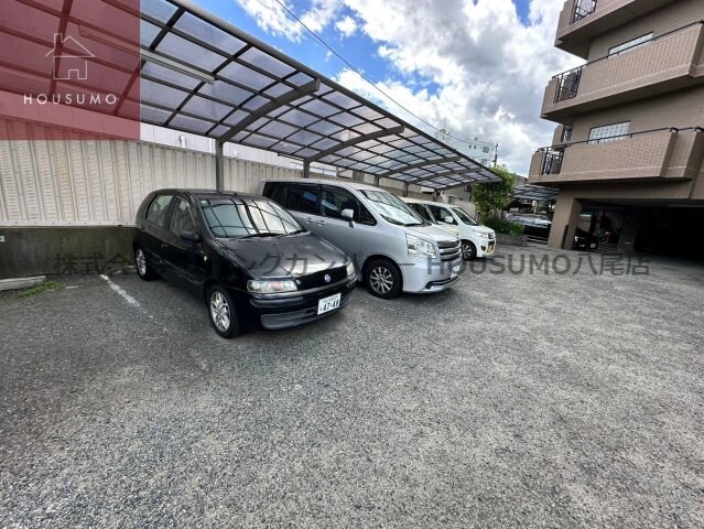 物件外観写真2　(カースペースがあります)