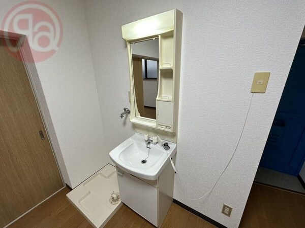独立洗面台(朝の身支度には欠かせない独立洗面化粧台)