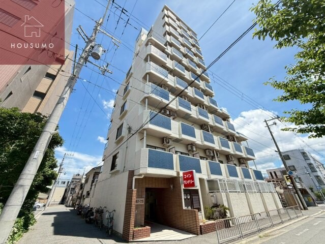 物件外観写真1　(外観は落ち着いています)