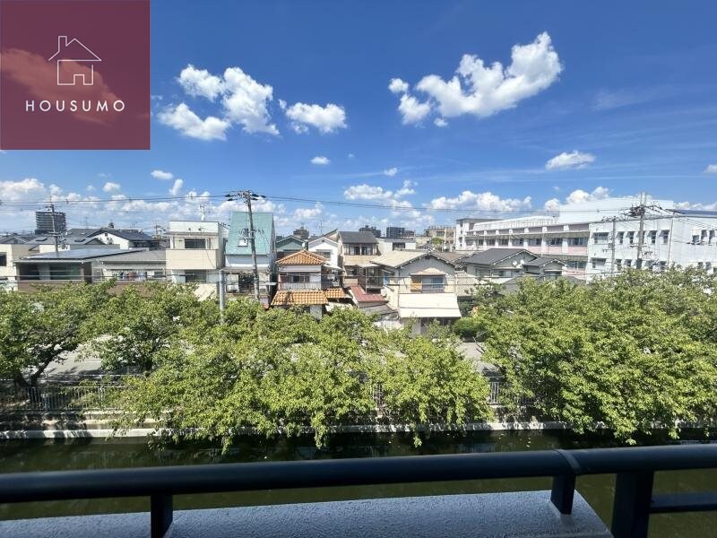 物件外観写真2　(駐車場に車を止められます)