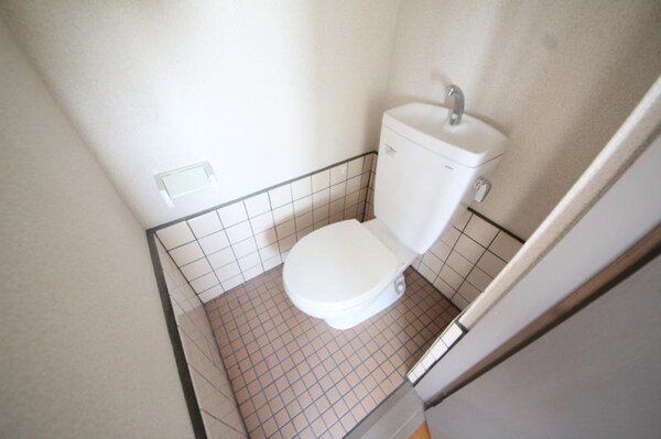 トイレ(清潔感のあるトイレです)