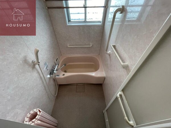 浴室(コンパクトで使いやすいトイレです)