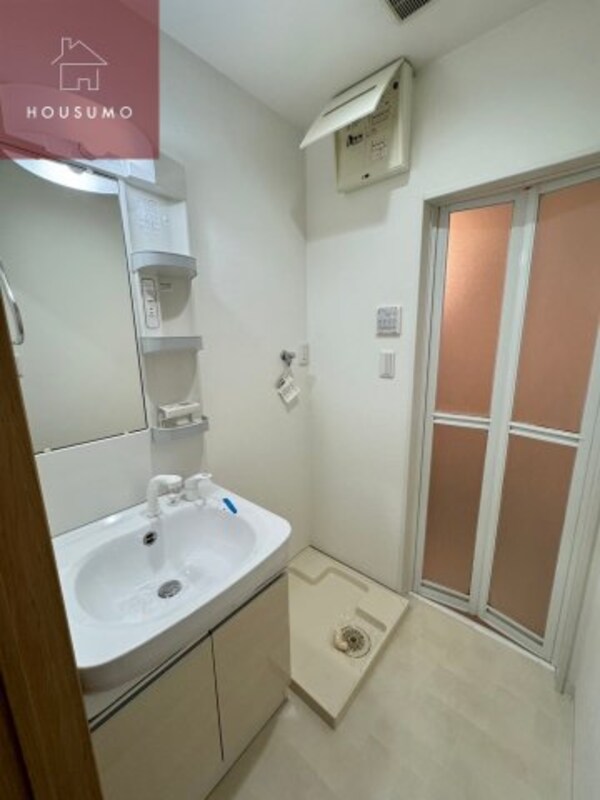 洗面・脱衣所(ゆったりとスペースのある洗面所)