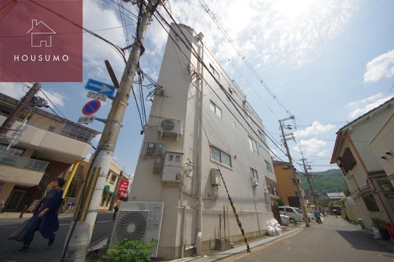 物件外観写真5　(物件の外観です)