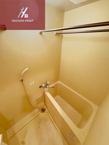 物件内観写真10　(日々の疲れを癒すお風呂付です)