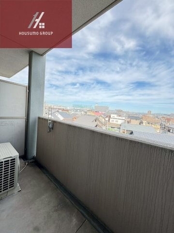 物件内観写真14　(バルコニーからの眺めを楽しみながら食事をしませんか)