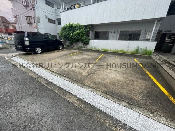 物件外観写真2　(駐車場があります)